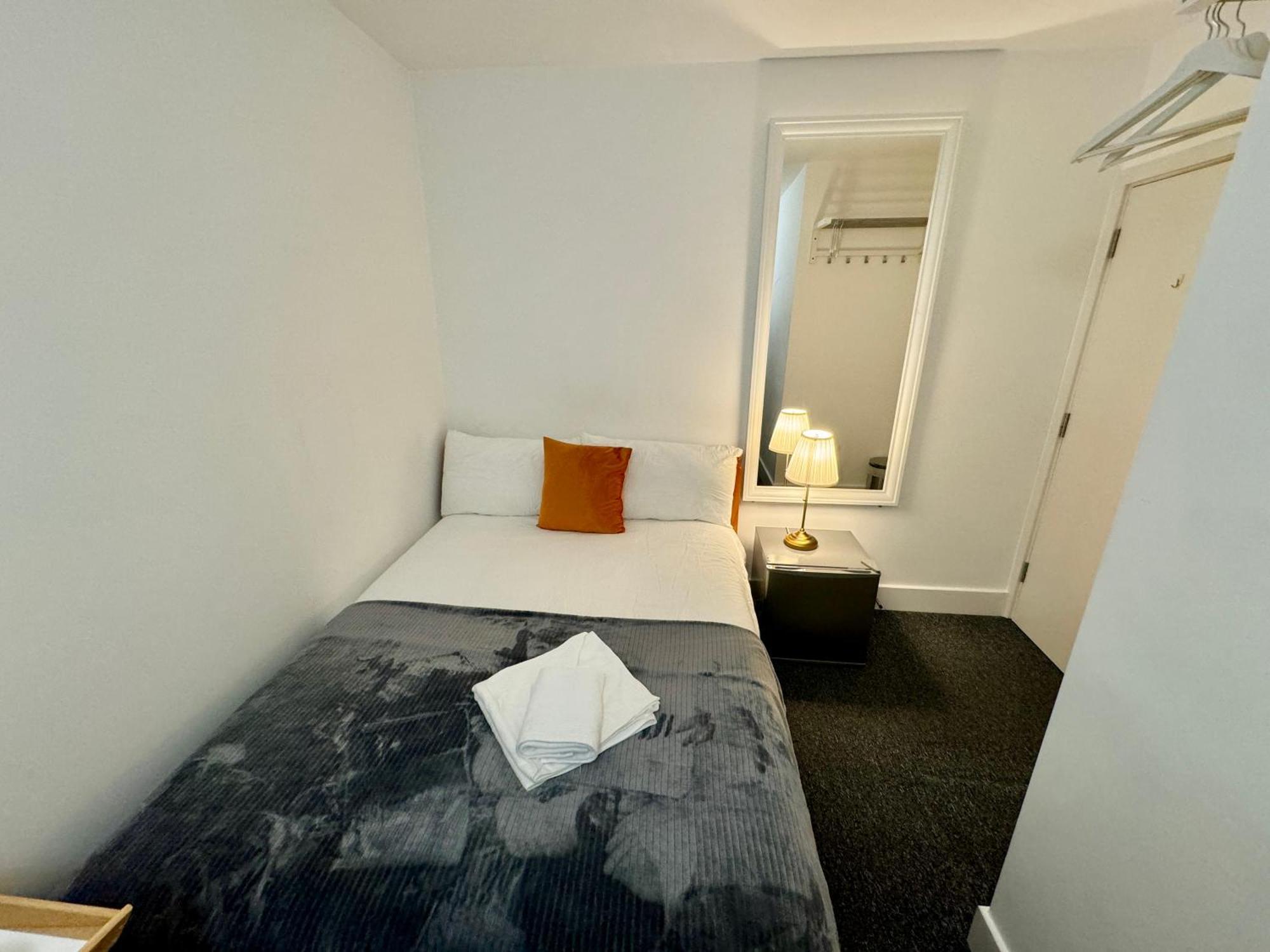 Cosmopolitan Comfort Private Bedrooms In Euston 106 ロンドン エクステリア 写真